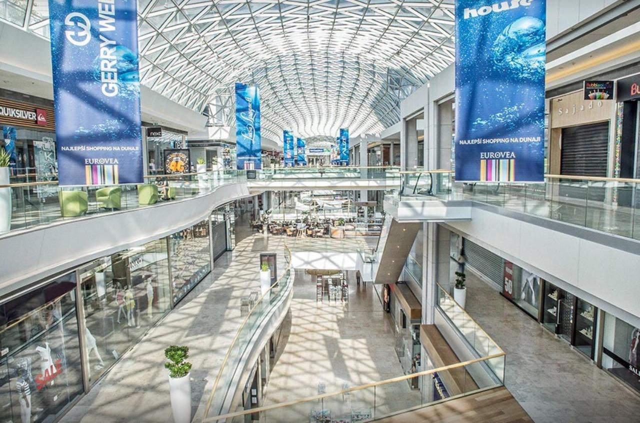 Апартаменты Luxury Space At The Best Address In Братислава Экстерьер фото